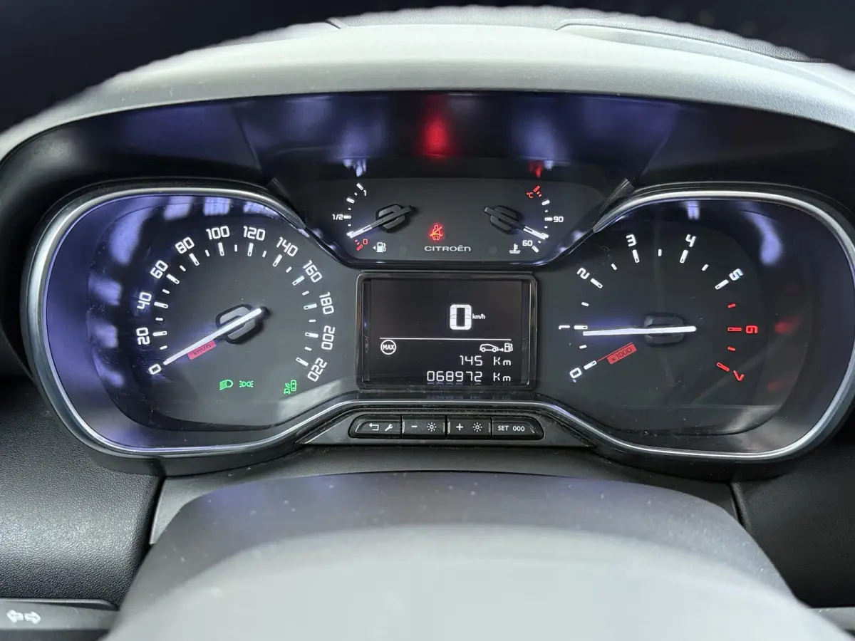 Shine 110pk | Automatische airco | Navigatie | Camera achter | Parkeersensoren | Cruise control | HiFi systeem | Apple Carplay en Android auto