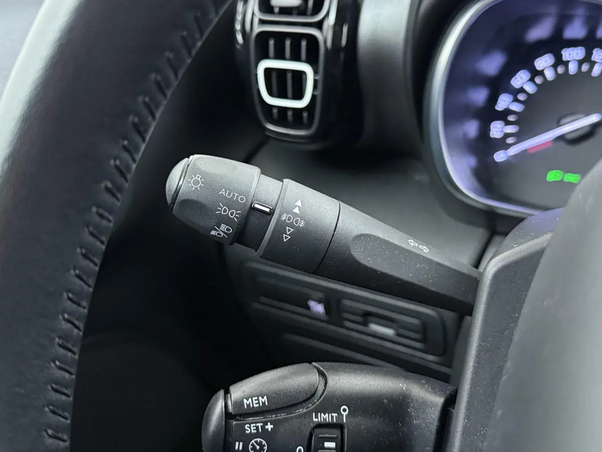Shine 110pk | Automatische airco | Navigatie | Camera achter | Parkeersensoren | Cruise control | HiFi systeem | Apple Carplay en Android auto