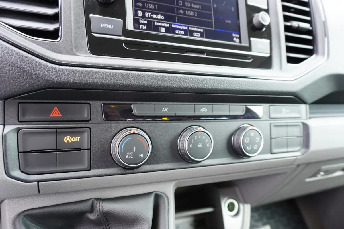 140pk Open laadbak Trekhaak Airco Cruise control Pick-Up