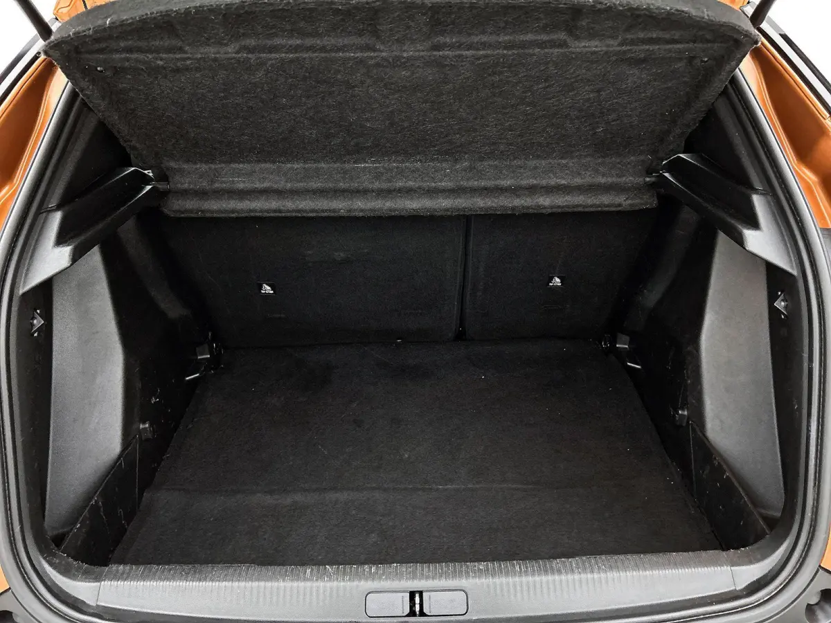 SUV EV Active 50 kWh 136pk | Accu 90% | Navigatie via Apple Carplay / Android Auto | Climate Control | Cruise Control | Parkeersensoren | Bluetooth | DAB+ radio | Keyless start | Automatisch