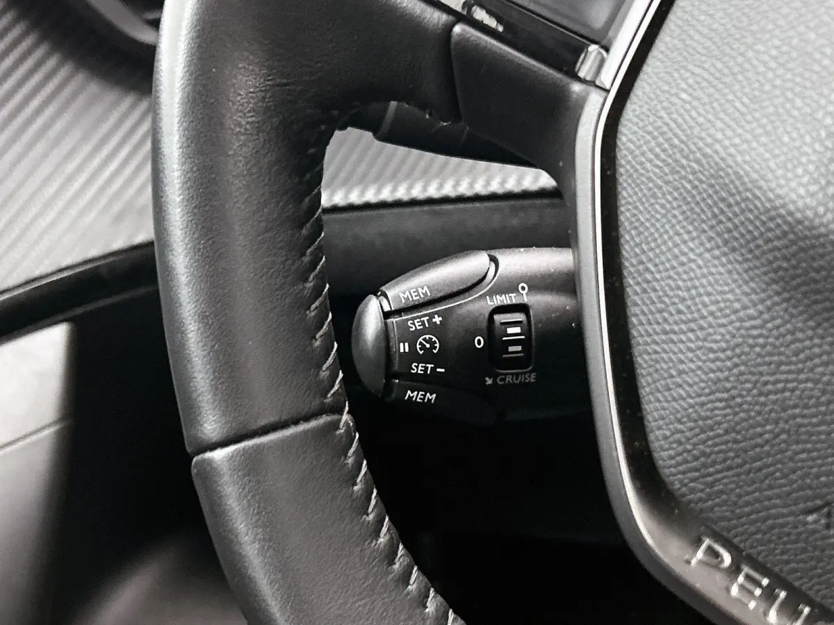 SUV EV Active 50 kWh 136pk | Accu 90% | Navigatie via Apple Carplay / Android Auto | Climate Control | Cruise Control | Parkeersensoren | Bluetooth | DAB+ radio | Keyless start | Automatisch