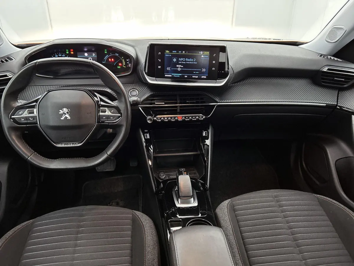 SUV EV Active 50 kWh 136pk | Accu 90% | Navigatie via Apple Carplay / Android Auto | Climate Control | Cruise Control | Parkeersensoren | Bluetooth | DAB+ radio | Keyless start | Automatisch