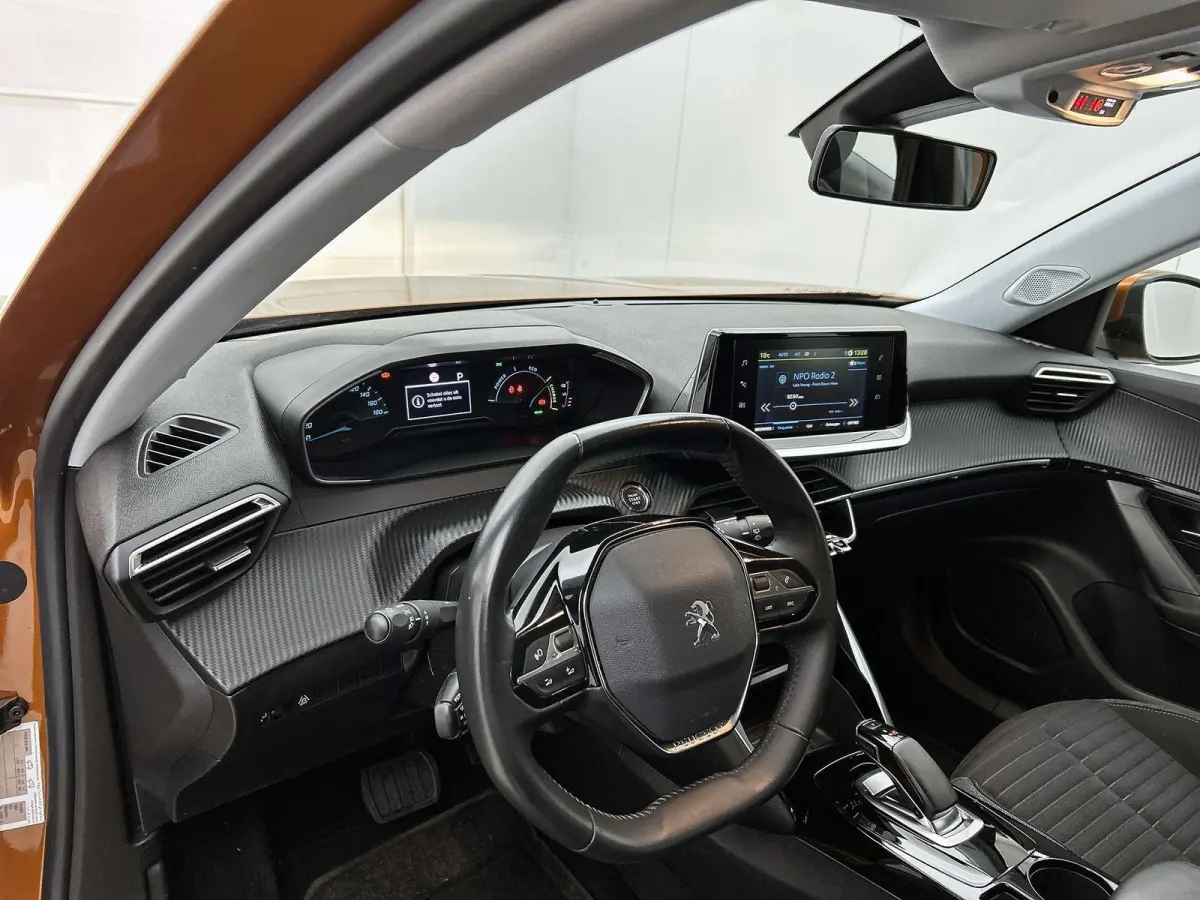 SUV EV Active 50 kWh 136pk | Accu 90% | Navigatie via Apple Carplay / Android Auto | Climate Control | Cruise Control | Parkeersensoren | Bluetooth | DAB+ radio | Keyless start | Automatisch
