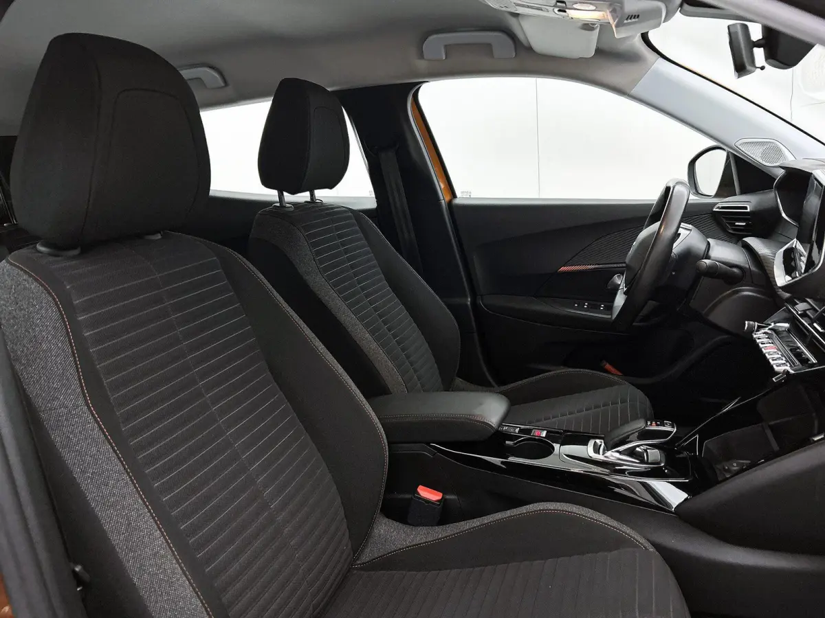 SUV EV Active 50 kWh 136pk | Accu 90% | Navigatie via Apple Carplay / Android Auto | Climate Control | Cruise Control | Parkeersensoren | Bluetooth | DAB+ radio | Keyless start | Automatisch