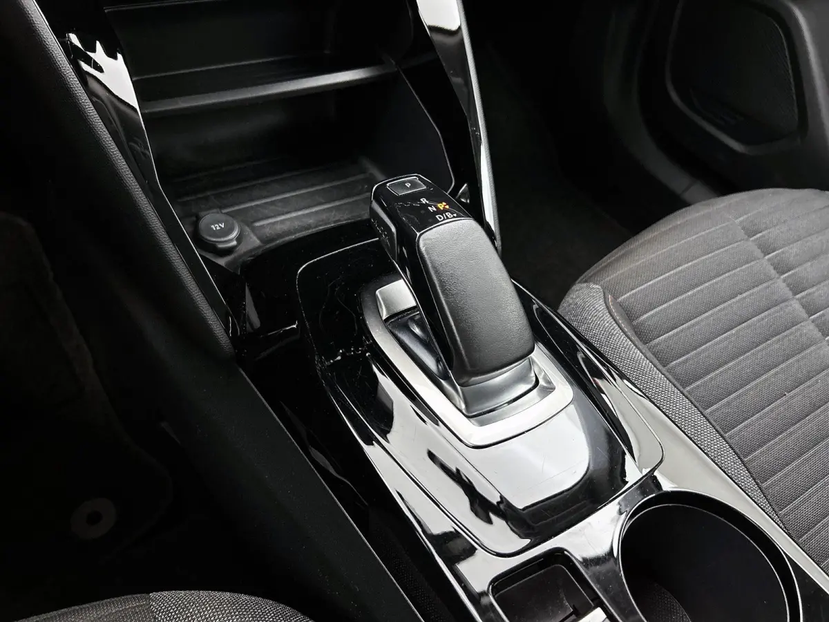 SUV EV Active 50 kWh 136pk | Accu 90% | Navigatie via Apple Carplay / Android Auto | Climate Control | Cruise Control | Parkeersensoren | Bluetooth | DAB+ radio | Keyless start | Automatisch