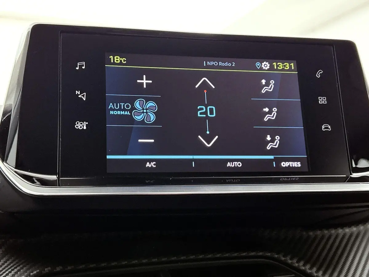 SUV EV Active 50 kWh 136pk | Accu 90% | Navigatie via Apple Carplay / Android Auto | Climate Control | Cruise Control | Parkeersensoren | Bluetooth | DAB+ radio | Keyless start | Automatisch