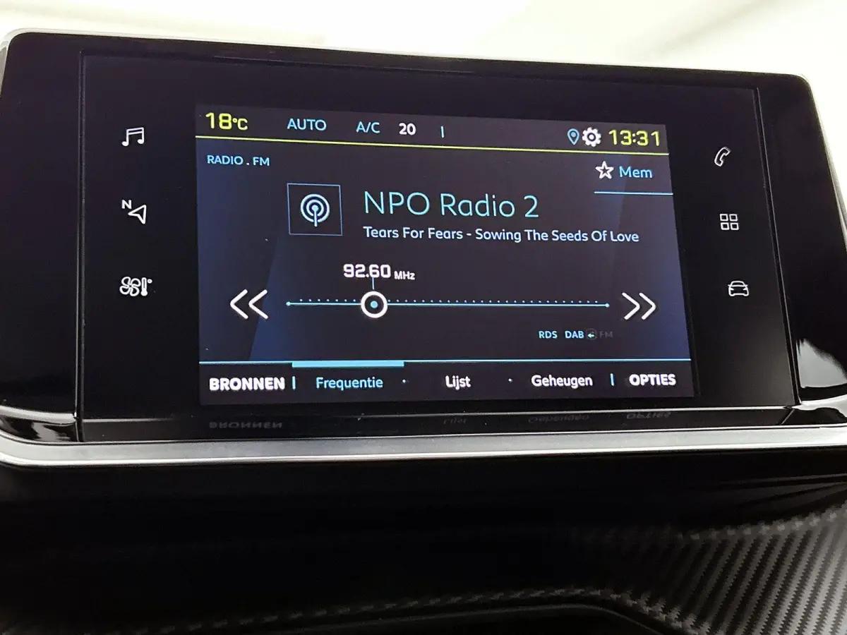 SUV EV Active 50 kWh 136pk | Accu 90% | Navigatie via Apple Carplay / Android Auto | Climate Control | Cruise Control | Parkeersensoren | Bluetooth | DAB+ radio | Keyless start | Automatisch
