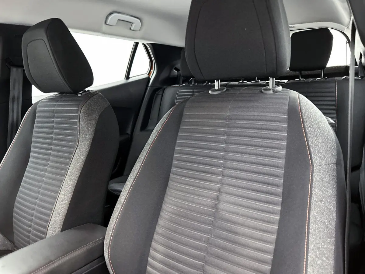 SUV EV Active 50 kWh 136pk | Accu 90% | Navigatie via Apple Carplay / Android Auto | Climate Control | Cruise Control | Parkeersensoren | Bluetooth | DAB+ radio | Keyless start | Automatisch
