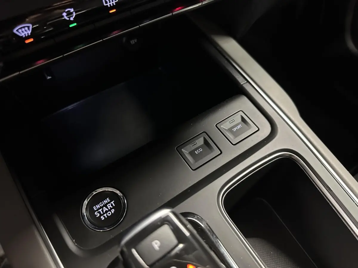 1.2 PureTech Business CAMERA NAVI CARPLAY ECC LM CRUISE.