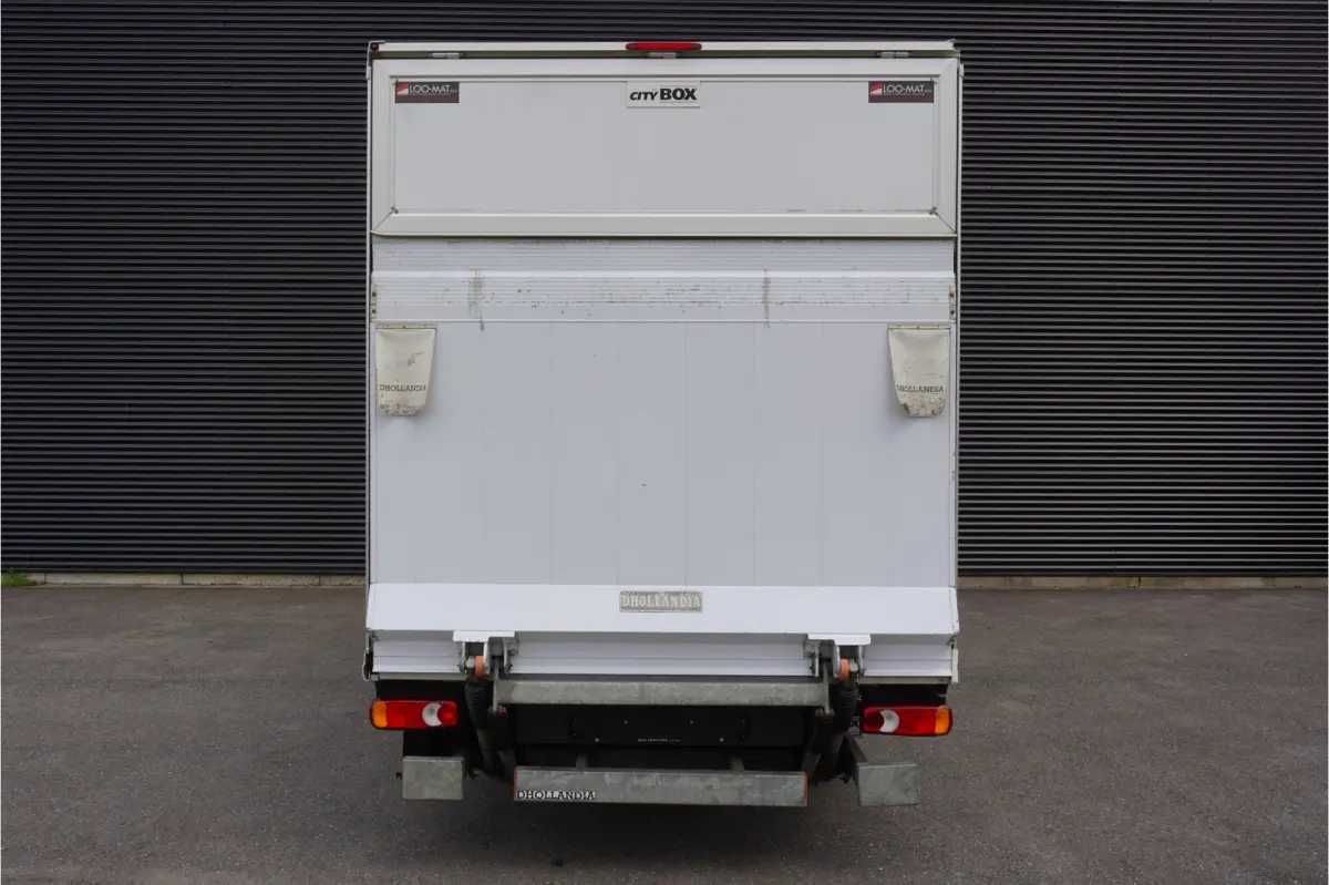 170pk Euro6 Bakwagen 443x213x223 Laadklep Zijdeur Navigatie Airco Lat om lat Koffer LBW