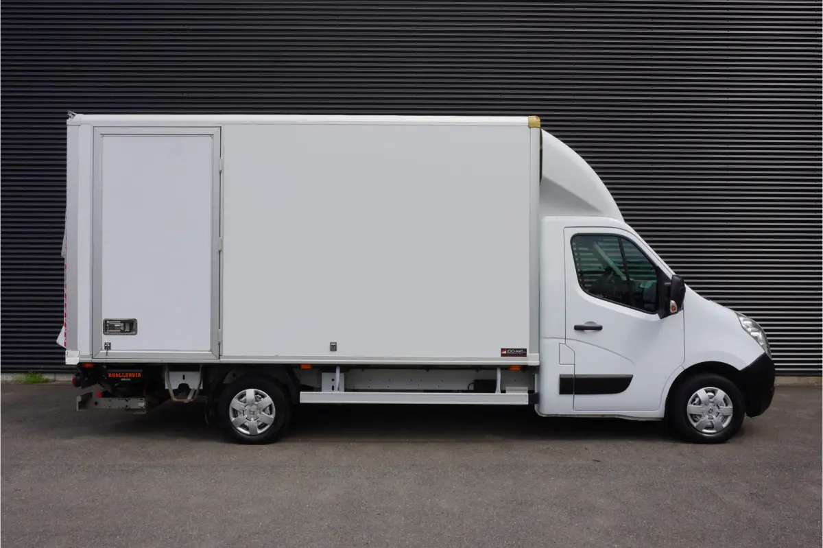 170pk Euro6 Bakwagen 443x213x223 Laadklep Zijdeur Navigatie Airco Lat om lat Koffer LBW