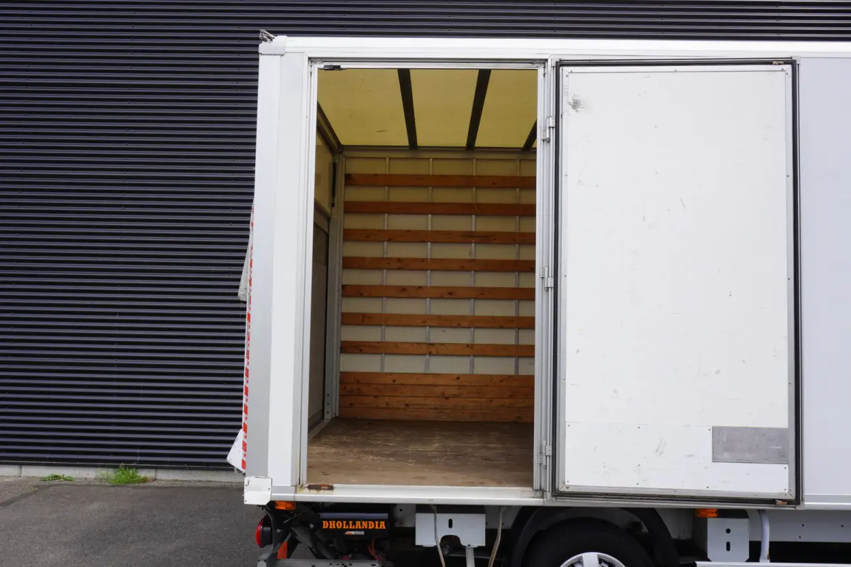 170pk Euro6 Bakwagen 443x213x223 Laadklep Zijdeur Navigatie Airco Lat om lat Koffer LBW