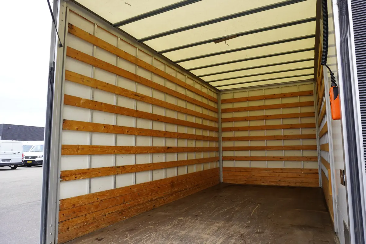 170pk Euro6 Bakwagen 443x213x223 Laadklep Zijdeur Navigatie Airco Lat om lat Koffer LBW