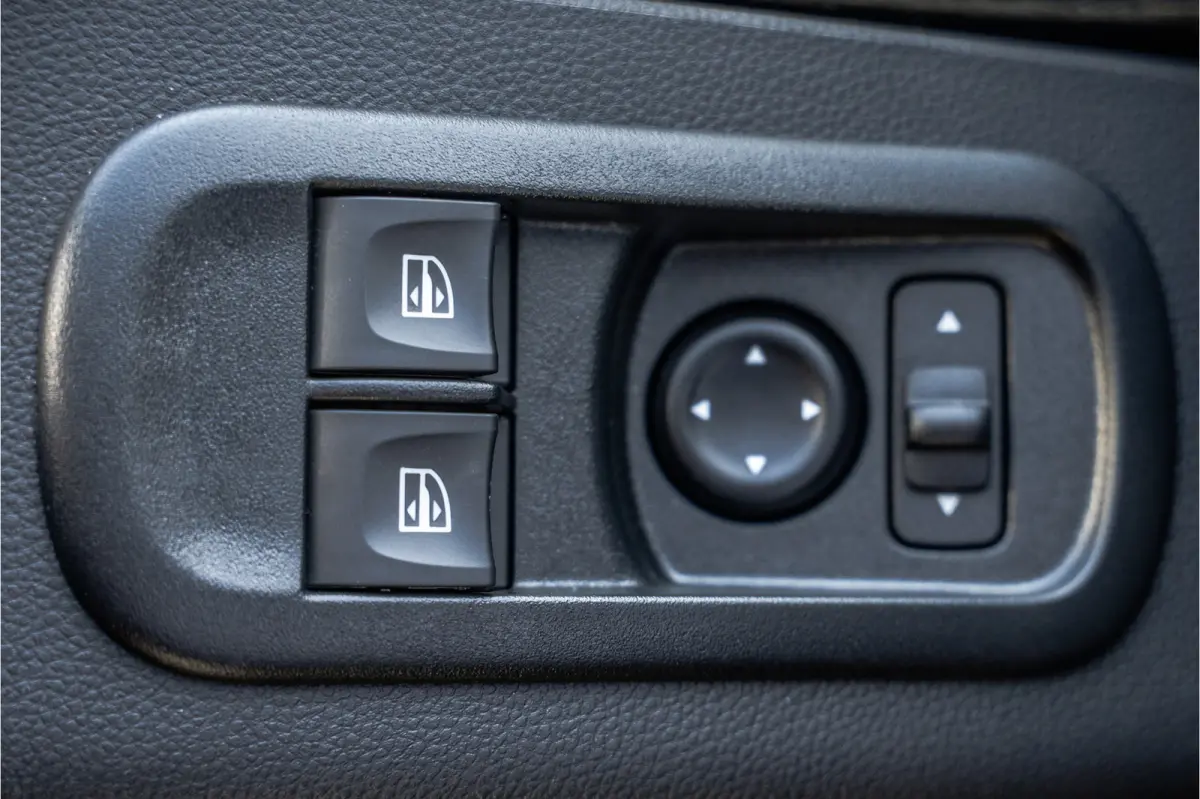 **2.3dCi | Bakwagen met Laadklep | LED | Carplay | Camera | Cruise**