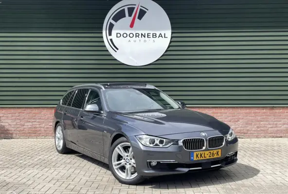 328i Luxury / ZWITSERS / PANORAMA / DAB