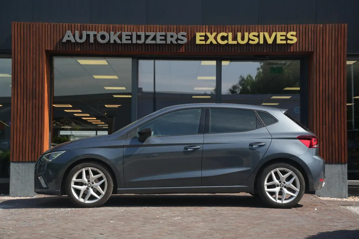 1.0 TSI FR Business Intense Plus FR Virtual Dash Stoelverwarming Clima
