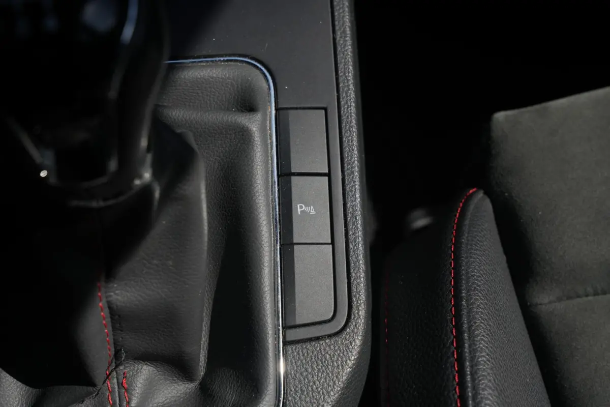 1.0 TSI FR Business Intense Plus FR Virtual Dash Stoelverwarming Clima