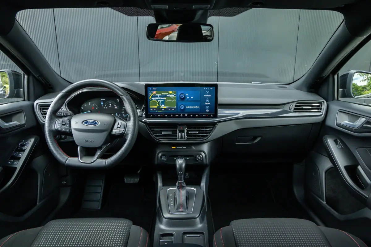 1.0 EcoBoost Hybrid ST Line | Automaat | Full LED | Winter-pack | Adaptieve cruise | Dodehoek detectie | Privacy-glass | Apple carplay / andriod auto | Parkeer camera