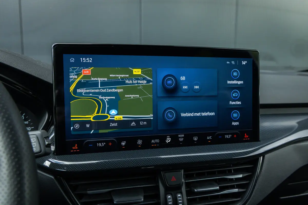1.0 EcoBoost Hybrid ST Line | Automaat | Full LED | Winter-pack | Adaptieve cruise | Dodehoek detectie | Privacy-glass | Apple carplay / andriod auto | Parkeer camera