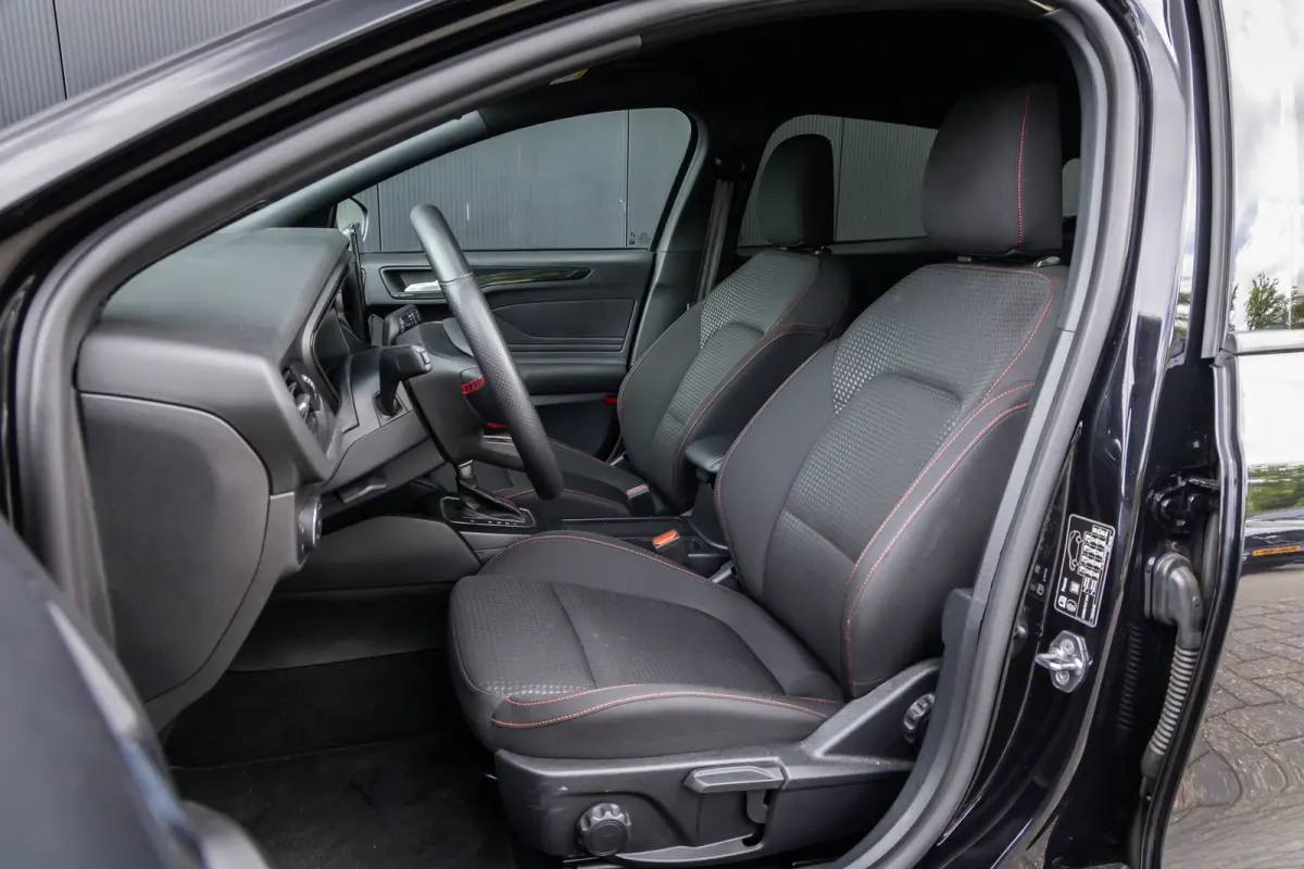 1.0 EcoBoost Hybrid ST Line | Automaat | Full LED | Winter-pack | Adaptieve cruise | Dodehoek detectie | Privacy-glass | Apple carplay / andriod auto | Parkeer camera