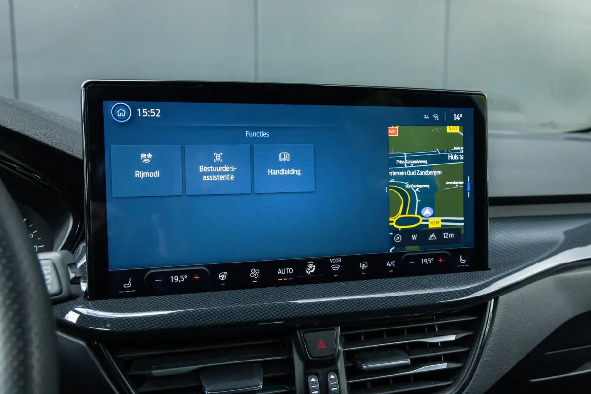 1.0 EcoBoost Hybrid ST Line | Automaat | Full LED | Winter-pack | Adaptieve cruise | Dodehoek detectie | Privacy-glass | Apple carplay / andriod auto | Parkeer camera