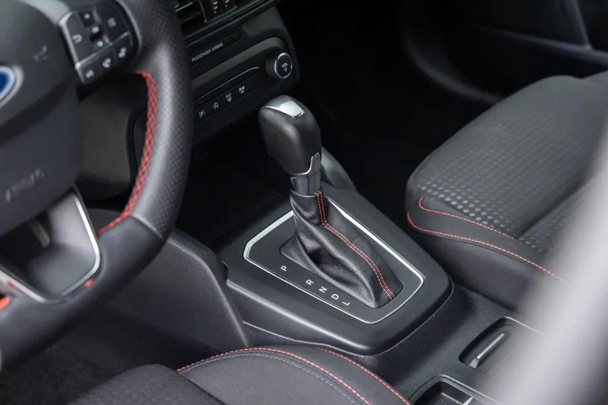 1.0 EcoBoost Hybrid ST Line | Automaat | Full LED | Winter-pack | Adaptieve cruise | Dodehoek detectie | Privacy-glass | Apple carplay / andriod auto | Parkeer camera