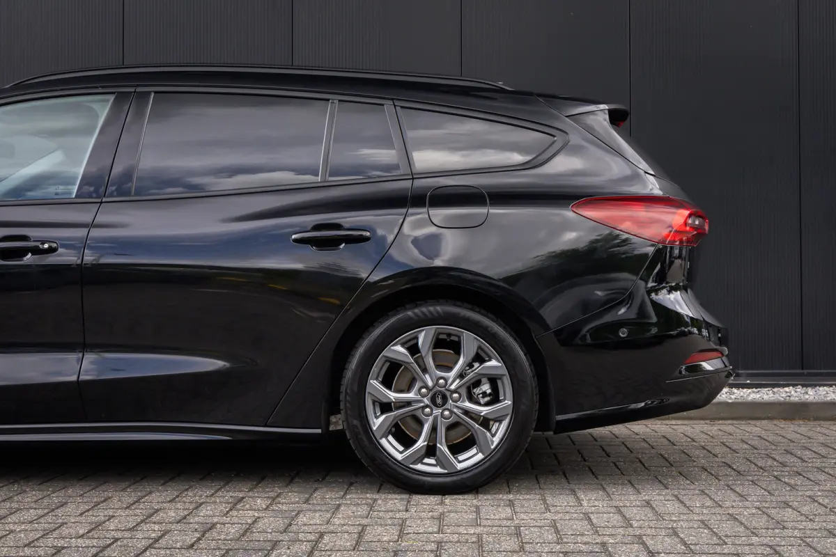 1.0 EcoBoost Hybrid ST Line | Automaat | Full LED | Winter-pack | Adaptieve cruise | Dodehoek detectie | Privacy-glass | Apple carplay / andriod auto | Parkeer camera