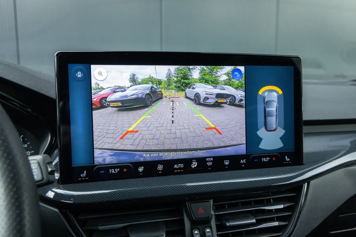 1.0 EcoBoost Hybrid ST Line | Automaat | Full LED | Winter-pack | Adaptieve cruise | Dodehoek detectie | Privacy-glass | Apple carplay / andriod auto | Parkeer camera