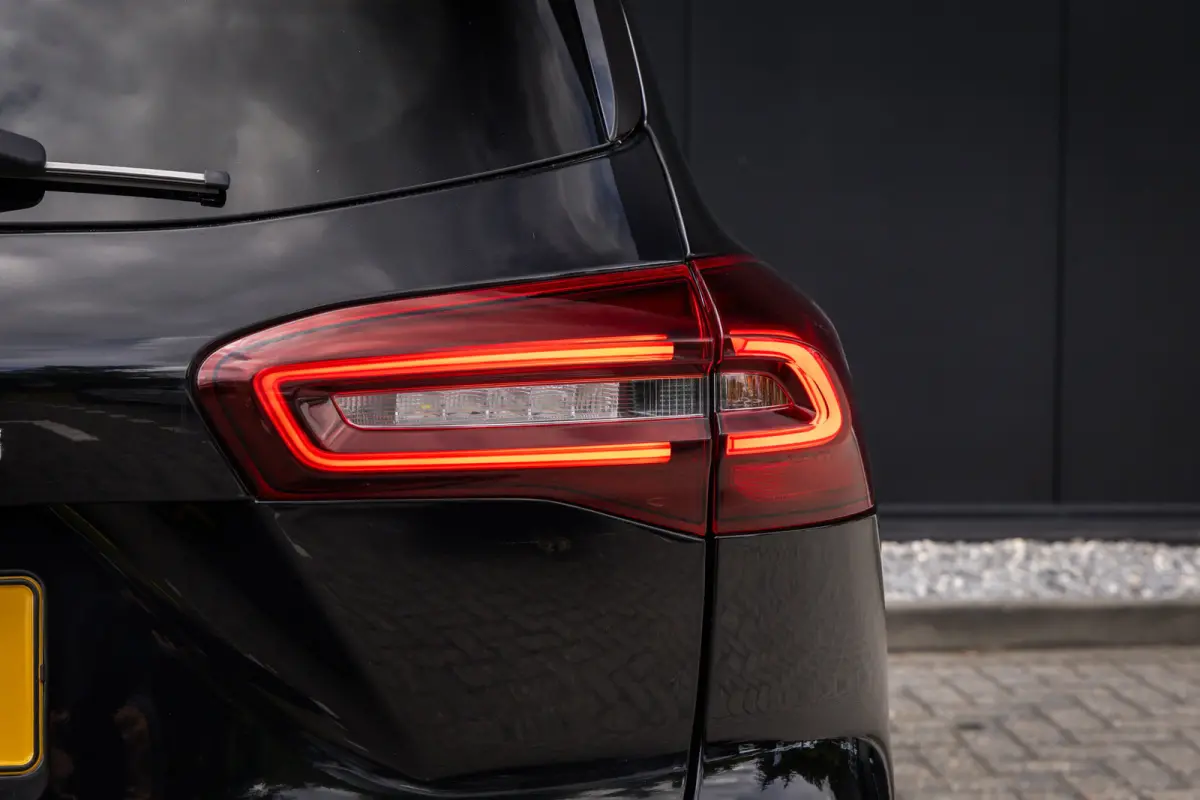 1.0 EcoBoost Hybrid ST Line | Automaat | Full LED | Winter-pack | Adaptieve cruise | Dodehoek detectie | Privacy-glass | Apple carplay / andriod auto | Parkeer camera