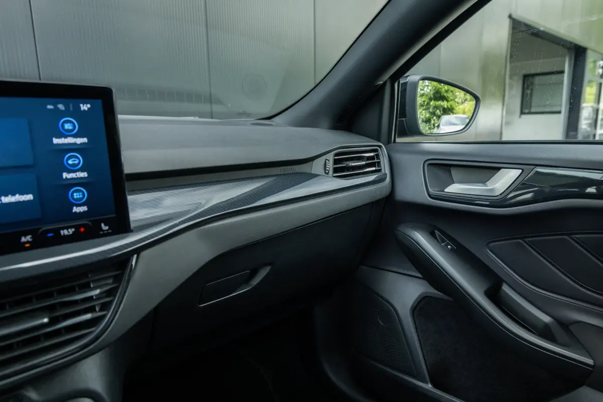 1.0 EcoBoost Hybrid ST Line | Automaat | Full LED | Winter-pack | Adaptieve cruise | Dodehoek detectie | Privacy-glass | Apple carplay / andriod auto | Parkeer camera