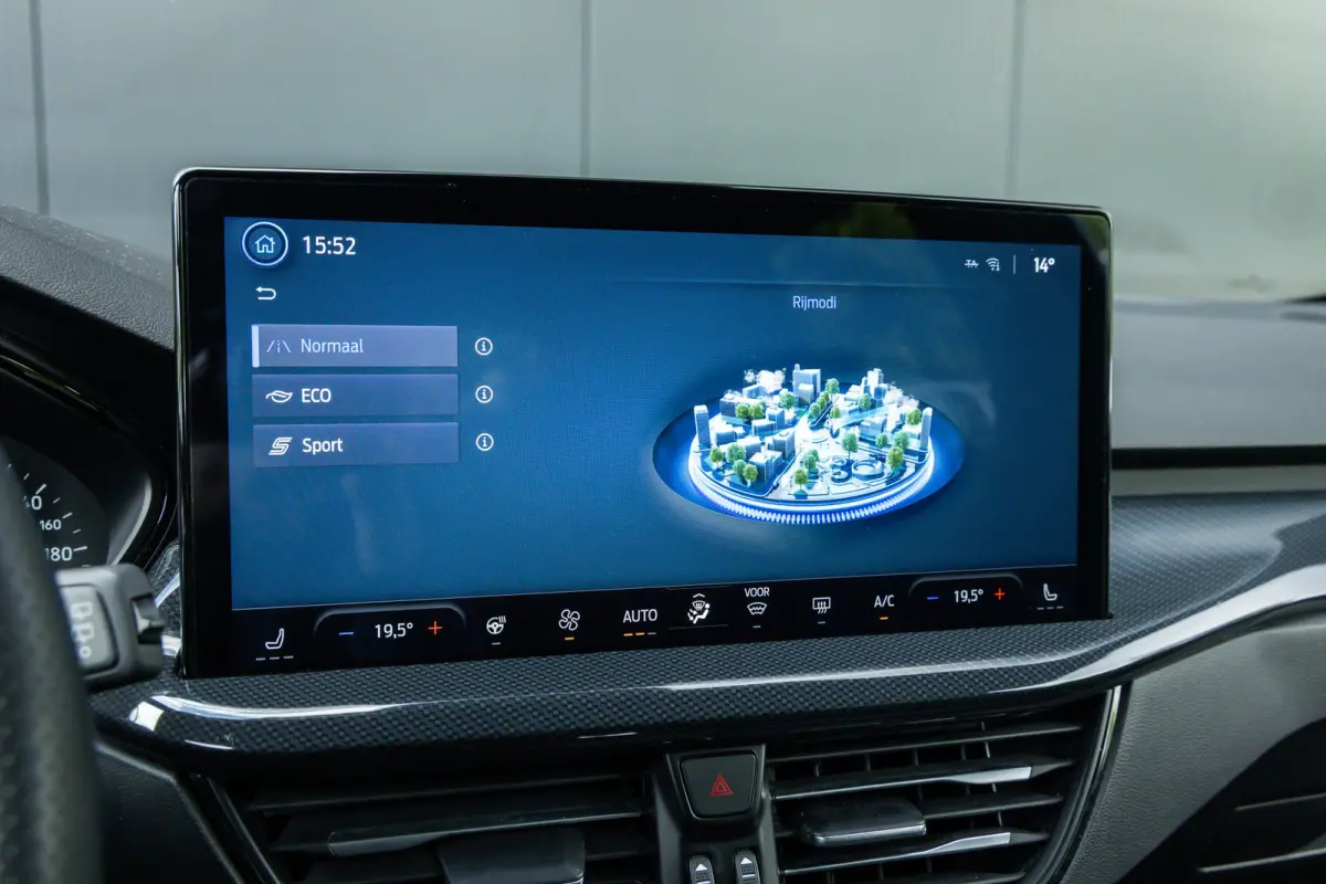 1.0 EcoBoost Hybrid ST Line | Automaat | Full LED | Winter-pack | Adaptieve cruise | Dodehoek detectie | Privacy-glass | Apple carplay / andriod auto | Parkeer camera