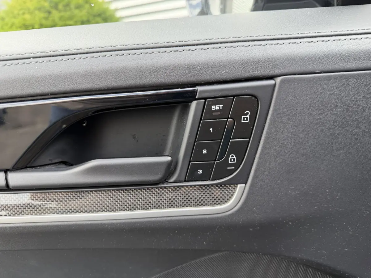 4.0 Turbo E-Hybrid Sport Chrono | 360* Camera | Achteras Besturing | Burmester | Bijrijders Display | Head-Up Display | CARBON |