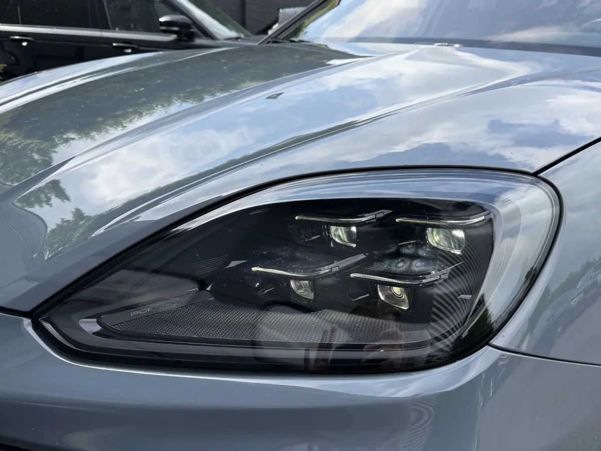 4.0 Turbo E-Hybrid Sport Chrono | 360* Camera | Achteras Besturing | Burmester | Bijrijders Display | Head-Up Display | CARBON |