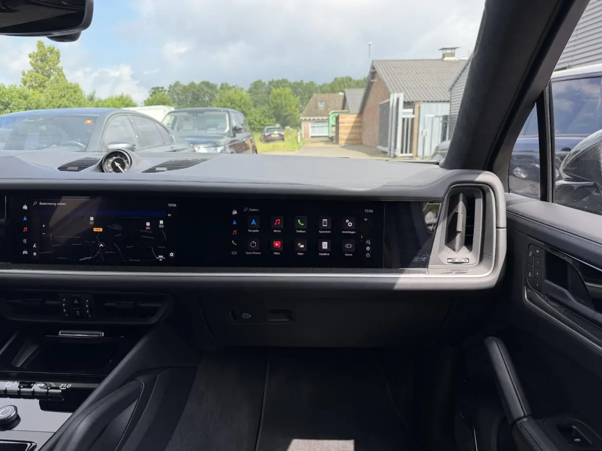 4.0 Turbo E-Hybrid Sport Chrono | 360* Camera | Achteras Besturing | Burmester | Bijrijders Display | Head-Up Display | CARBON |