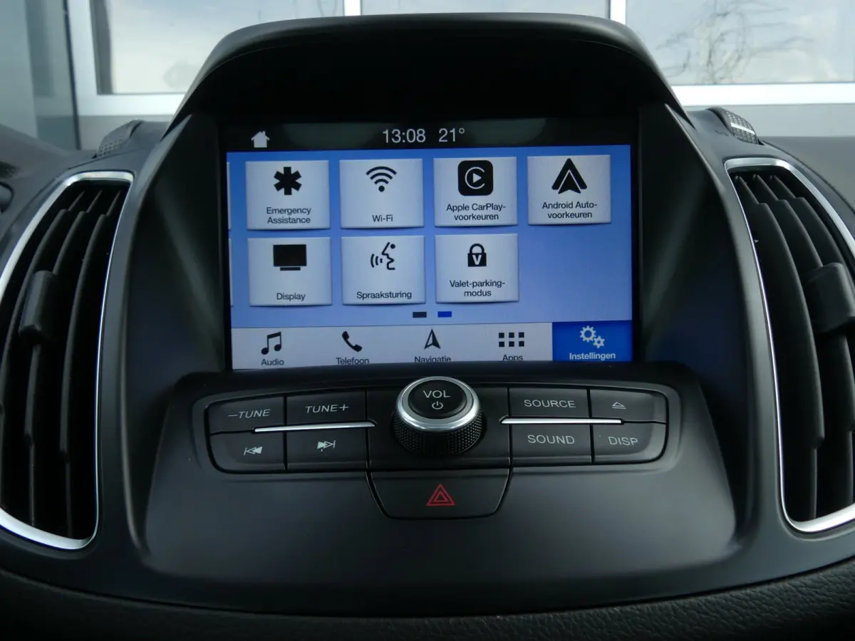 1.0 Titanium / Navigatie / Panoramadak / Apple Carplay