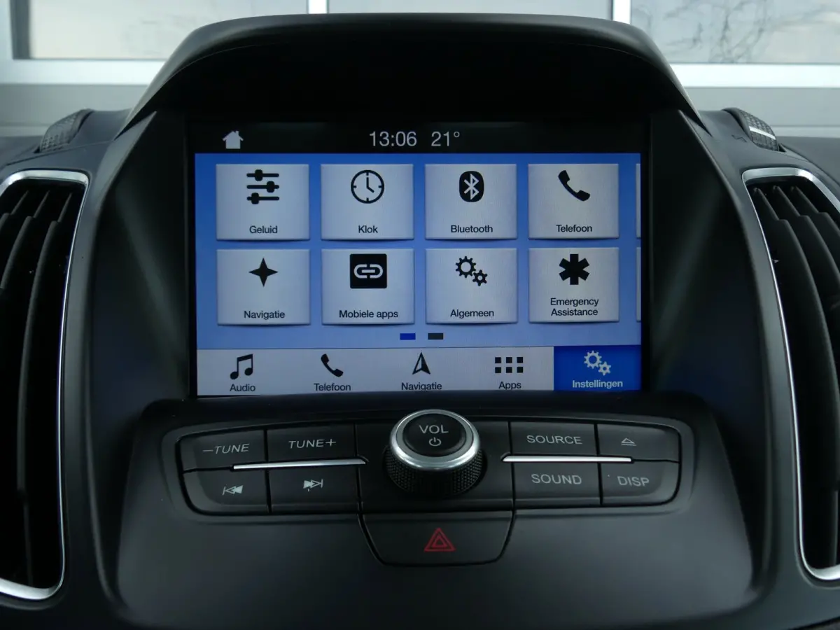 1.0 Titanium / Navigatie / Panoramadak / Apple Carplay