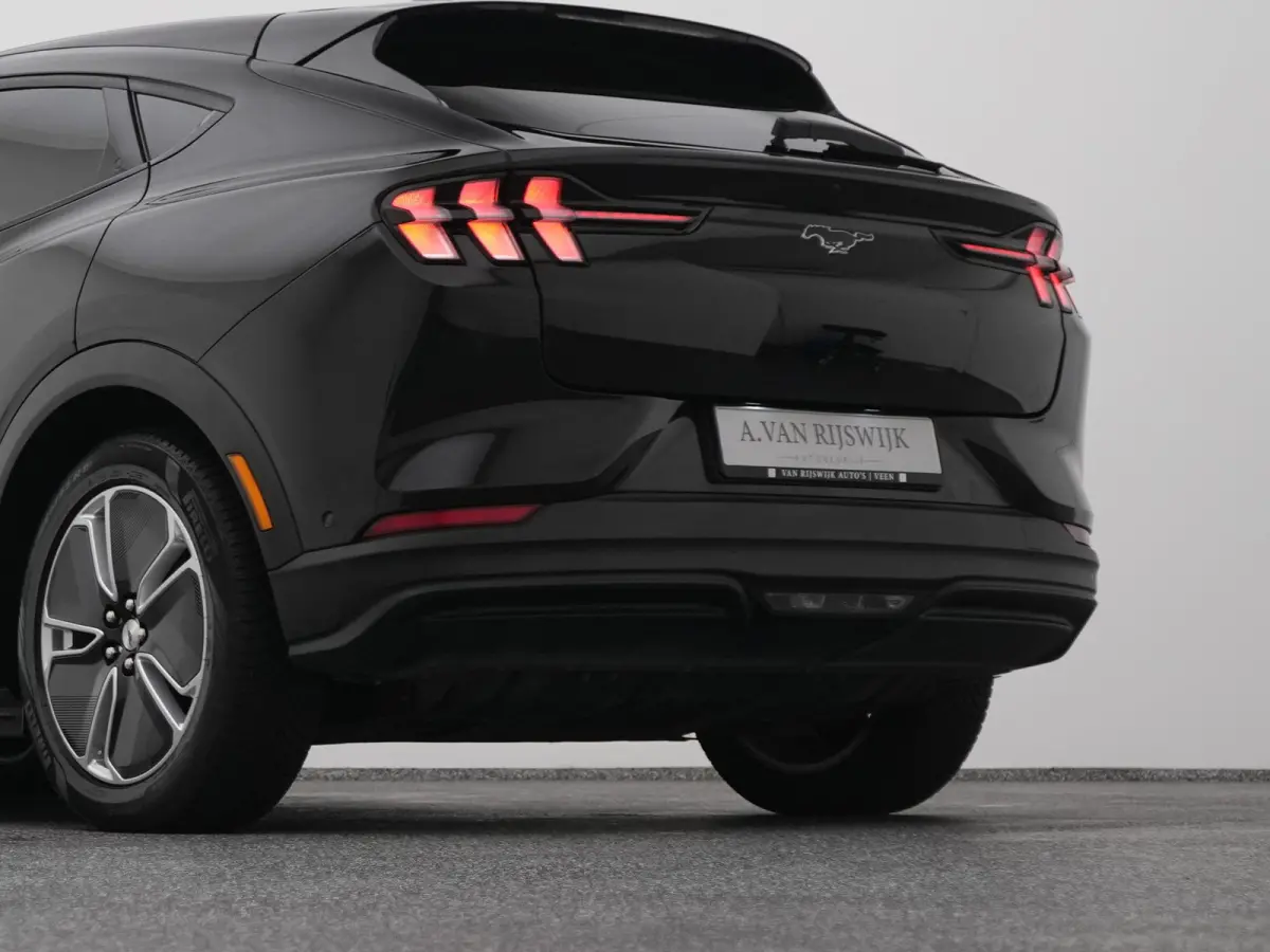 Standard RWD 75 kWh | 360° | ADAPTIVE | STOEL- EN STUURVERW.