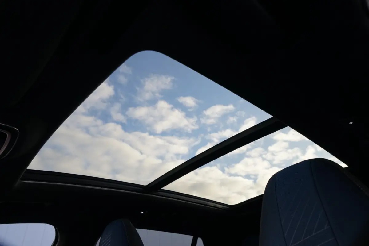 1.5 Plug-in Hybrid 262 Pk I Zwarte hemel I Panoramadak | Stuurverw. | NL Auto | 360 Camera | 20 inch LMV