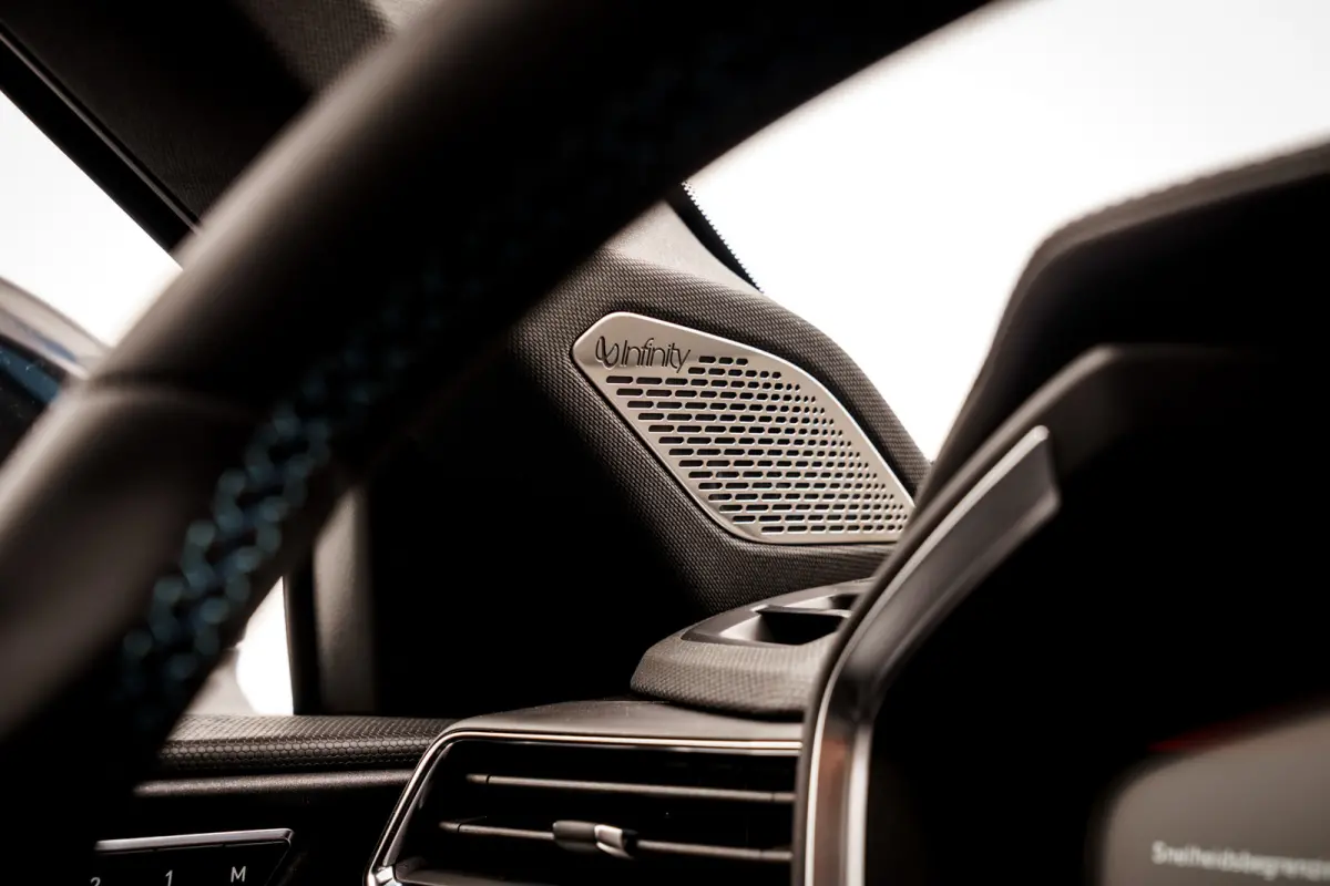 1.5 Plug-in Hybrid 262 Pk I Zwarte hemel I Panoramadak | Stuurverw. | NL Auto | 360 Camera | 20 inch LMV