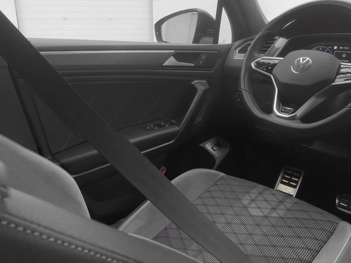 1.5 TSI R-Line Business | CAMERA | ADAPTIVE | STOEL- EN STUURVERW. | TREKHAAK
