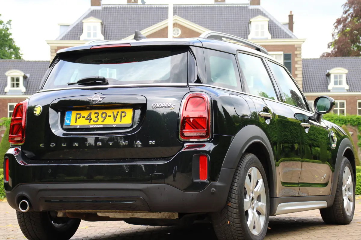 2.0 Cooper ALL4 Classic | NL-AUTO! | 1E EIGENAAR! | CAMERA | CRUISE | LED | PARK SENS | LANE ASSIST | HALF LEDER | NAVI | CLIMA