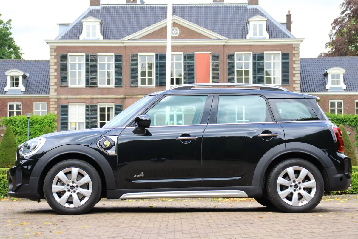 2.0 Cooper ALL4 Classic | NL-AUTO! | 1E EIGENAAR! | CAMERA | CRUISE | LED | PARK SENS | LANE ASSIST | HALF LEDER | NAVI | CLIMA