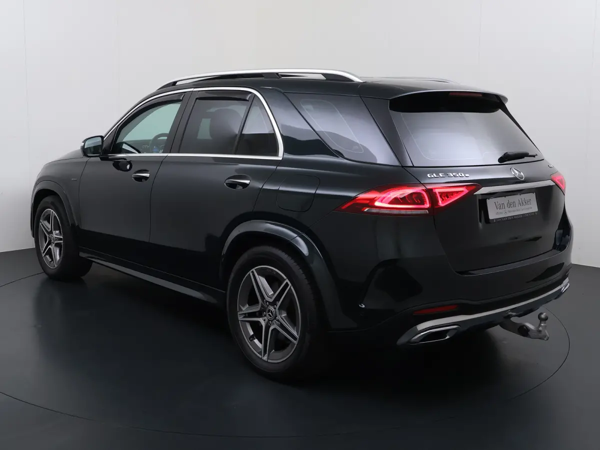 350e AMG 4Matic // SoH 97,4% // Trekhaak // Panoramadak // Distronic // 360 Camera // Rij Assistentiepakket // Carplay // Keyless entry // MultiBeam LED