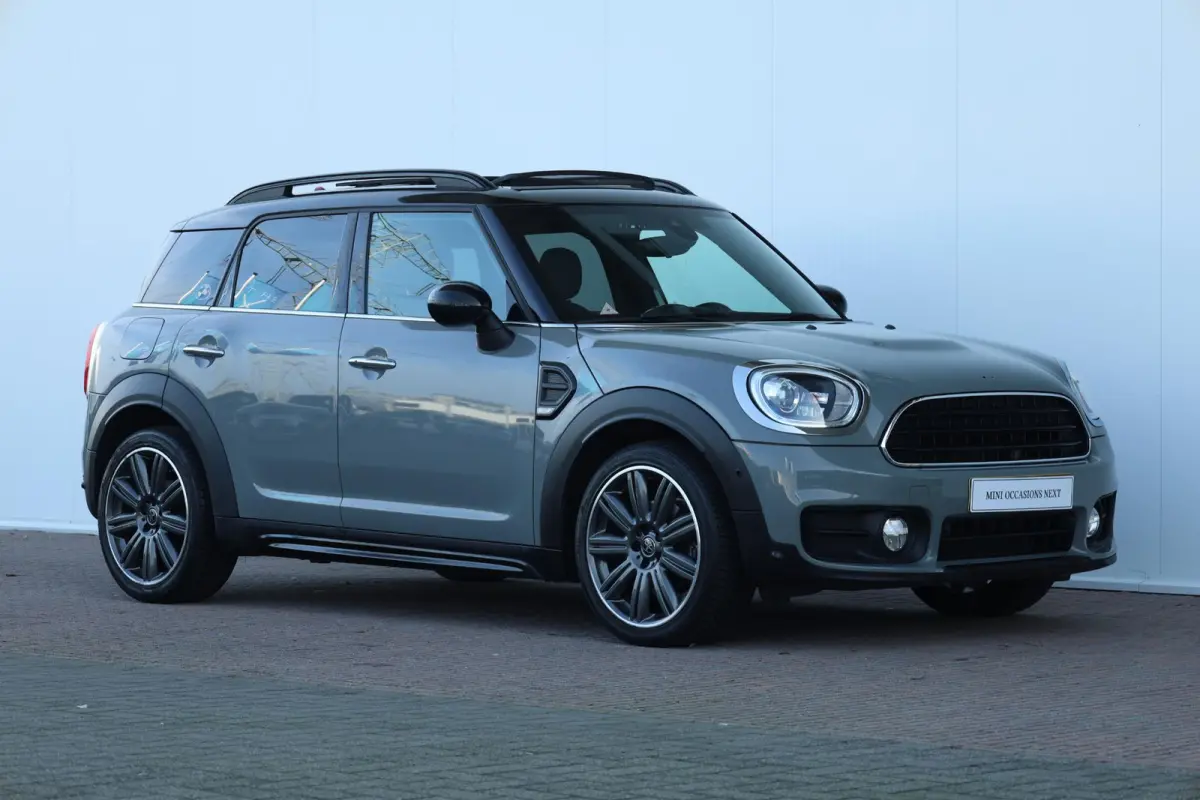 1.5 Cooper Business Edition Comfort Access/ Panoramadak/ Comfortstoelen/ Harman-Kardon/ Navigatie Plus/ LED-koplampen