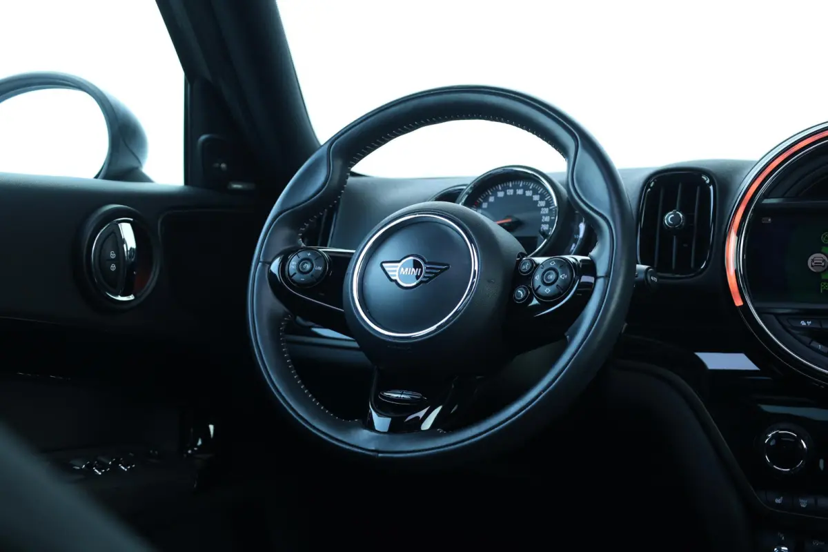 1.5 Cooper Business Edition Comfort Access/ Panoramadak/ Comfortstoelen/ Harman-Kardon/ Navigatie Plus/ LED-koplampen
