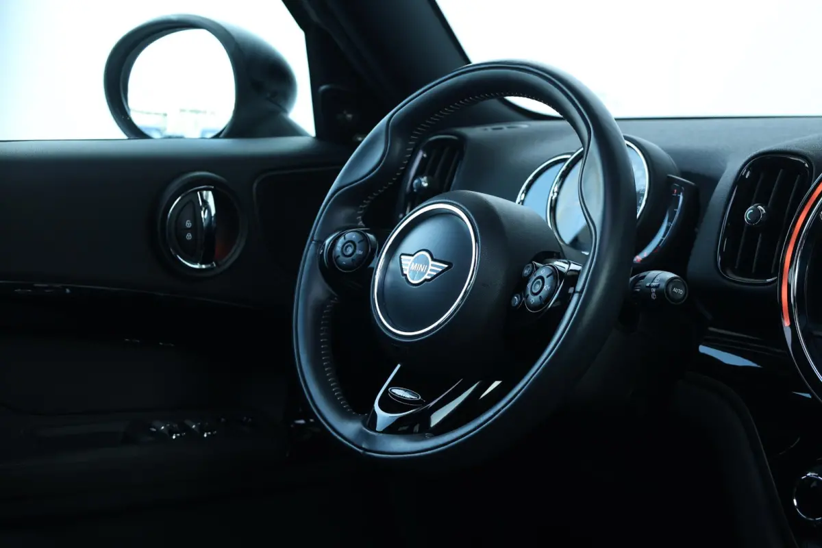 1.5 Cooper Business Edition Comfort Access/ Panoramadak/ Comfortstoelen/ Harman-Kardon/ Navigatie Plus/ LED-koplampen