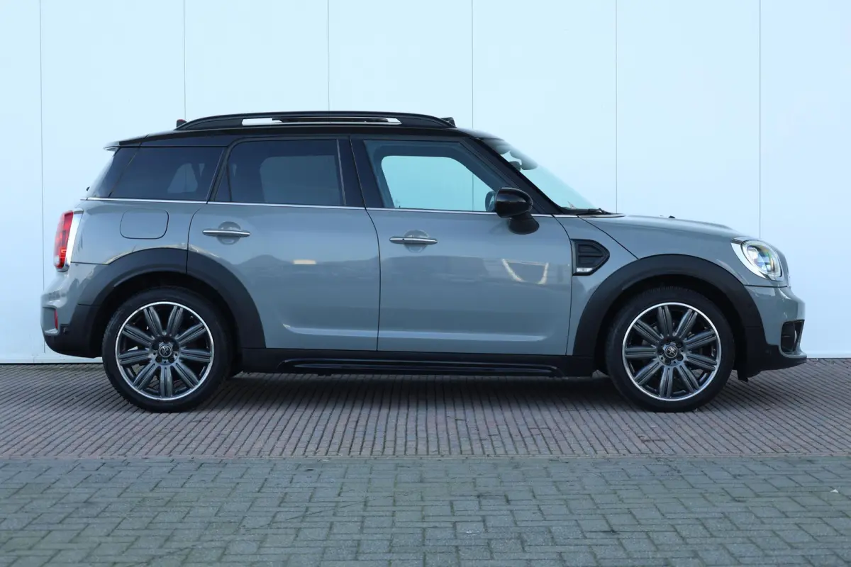 1.5 Cooper Business Edition Comfort Access/ Panoramadak/ Comfortstoelen/ Harman-Kardon/ Navigatie Plus/ LED-koplampen