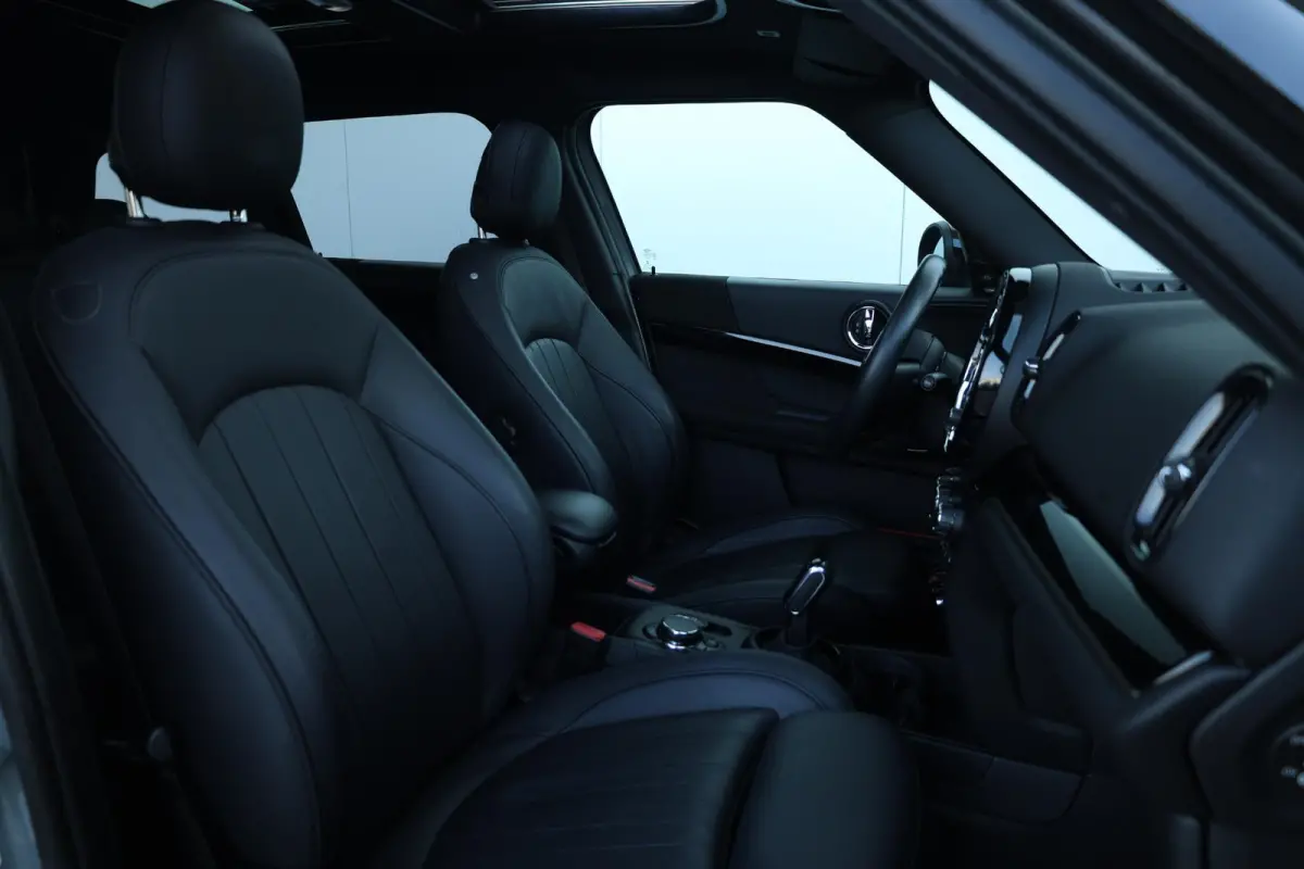 1.5 Cooper Business Edition Comfort Access/ Panoramadak/ Comfortstoelen/ Harman-Kardon/ Navigatie Plus/ LED-koplampen