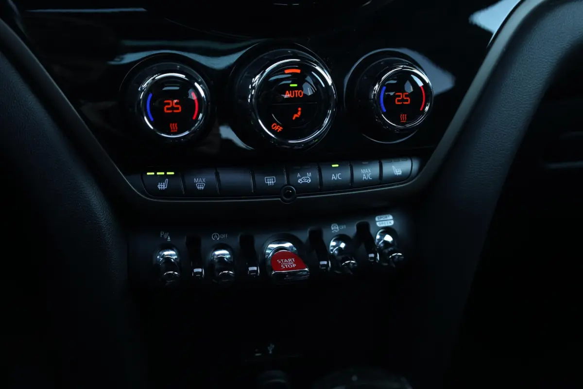 1.5 Cooper Business Edition Comfort Access/ Panoramadak/ Comfortstoelen/ Harman-Kardon/ Navigatie Plus/ LED-koplampen