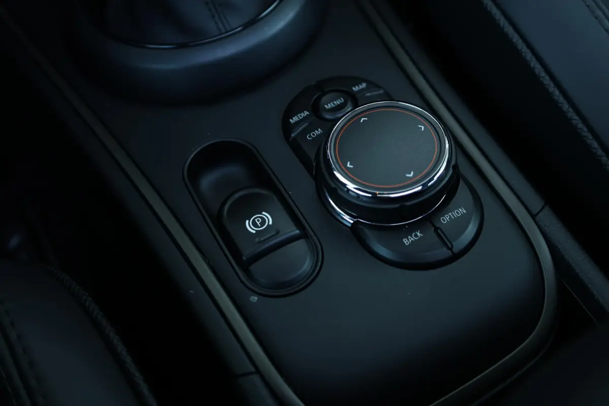1.5 Cooper Business Edition Comfort Access/ Panoramadak/ Comfortstoelen/ Harman-Kardon/ Navigatie Plus/ LED-koplampen